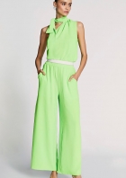 Calça Morena Rosa pantalona detalhe bolso verde