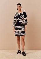 Vestido CaCay curto amplo manga longa 